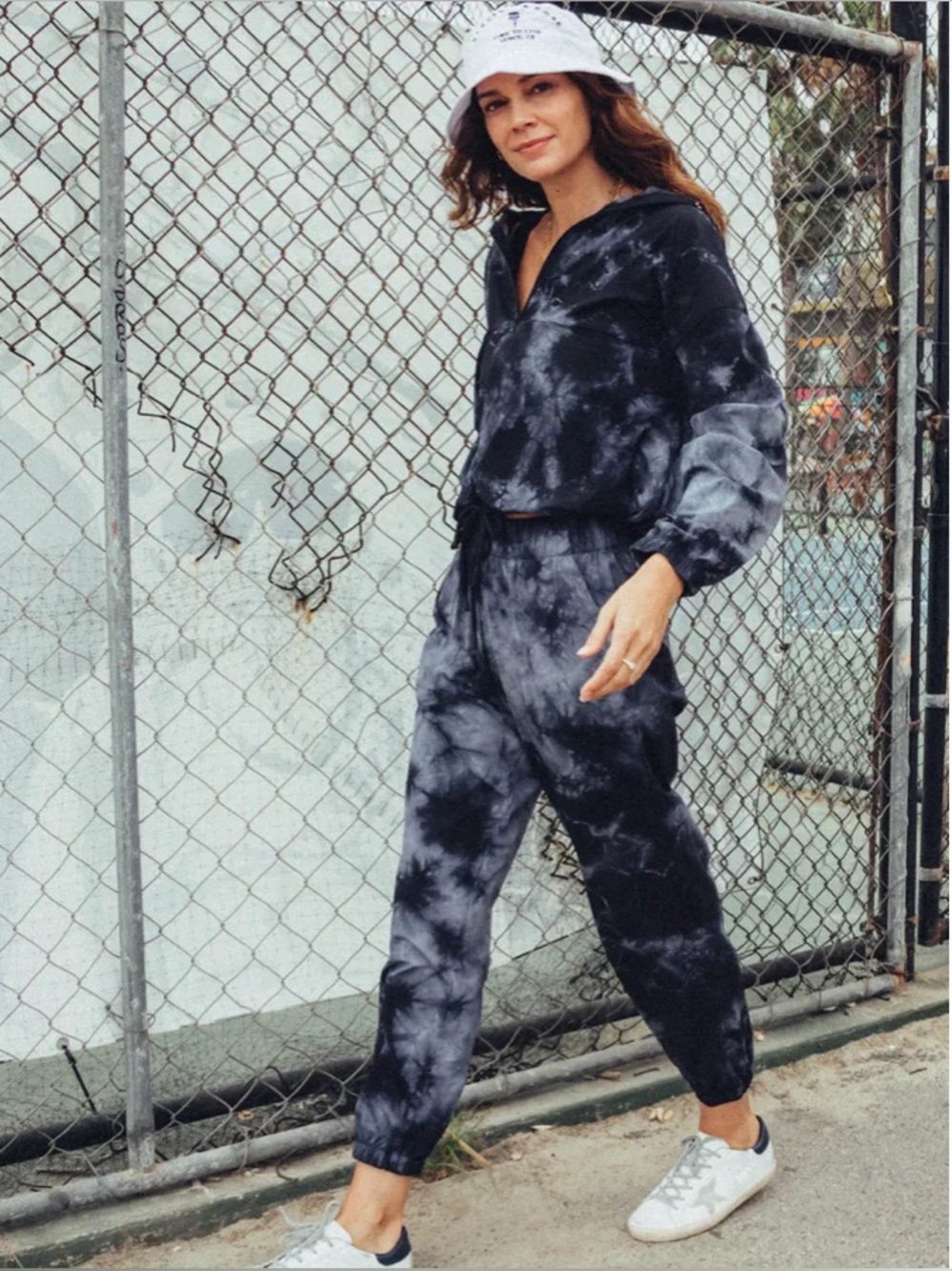SET Electric & Rose Roxy Windbreaker & Pandora Jogger Onyx Tie Dye Size Small